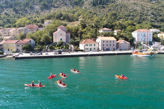 3 Hours Kayaking in Kotor Bay in Montenegro - A short lesson before the paddling begins