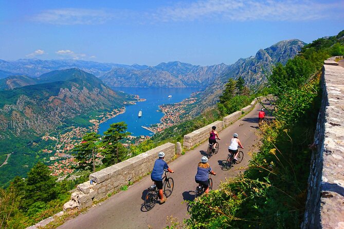 Bike tour - Panoramic downhill from Njeguši and Kotor serpentines - Key points at a glance