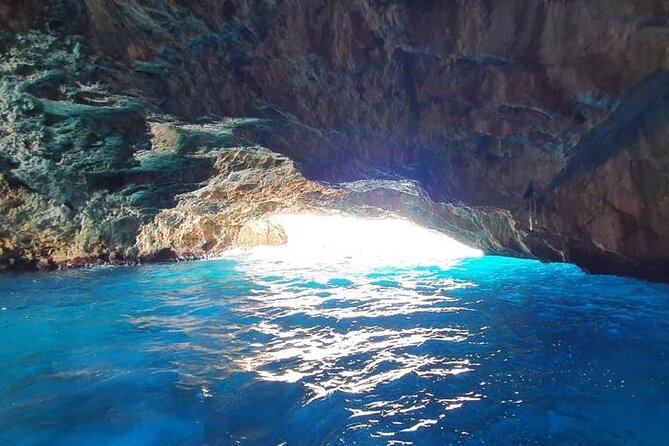 Blue Cave Adventure - What the skipper adds to the morning