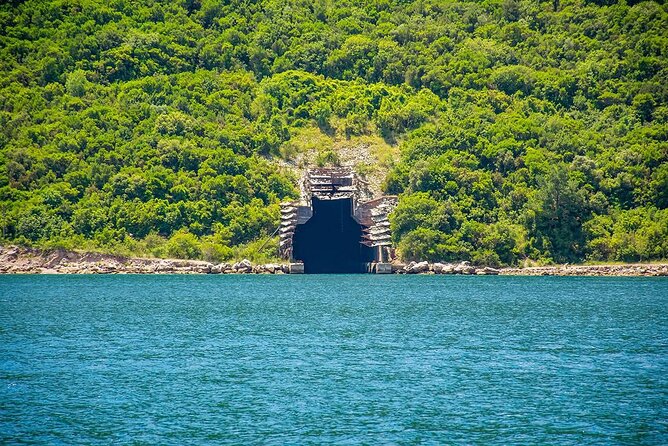 Blue Cave and Kotor Bay Luxurious Cruise Tour 3H+ - The timing and group size