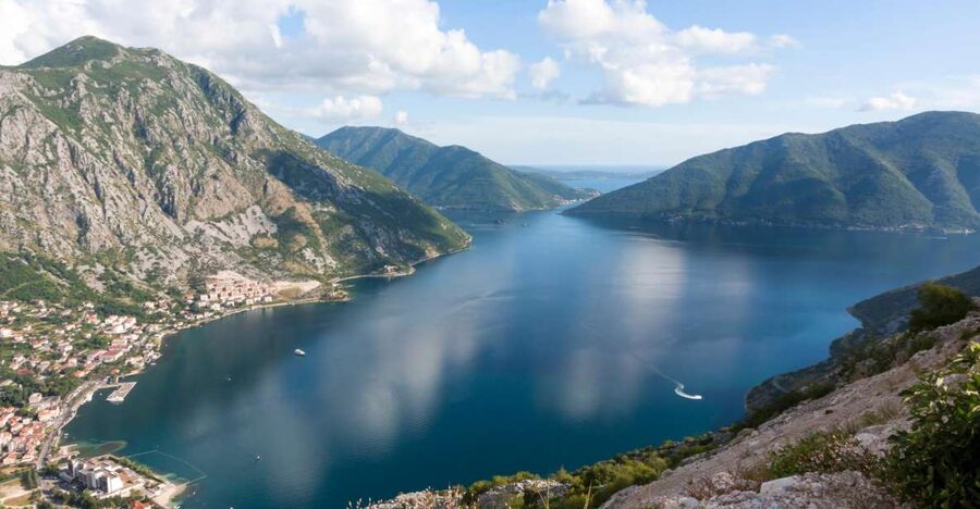 Dubrovnik: Montenegro Day Trip by Bus and Boat - A Montenegro day that changes pace at the water