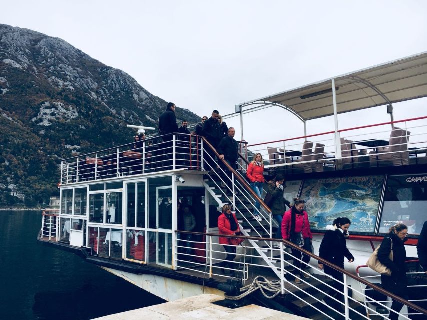Dubrovnik: Montenegro Day Trip by Bus and Boat - Leaving Dubrovnik by bus