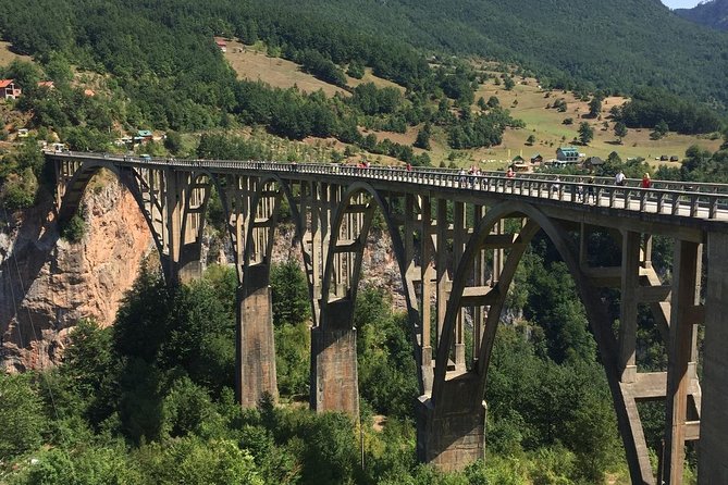 Durmitor Ring Tour - Savin Kuk keeps the route moving