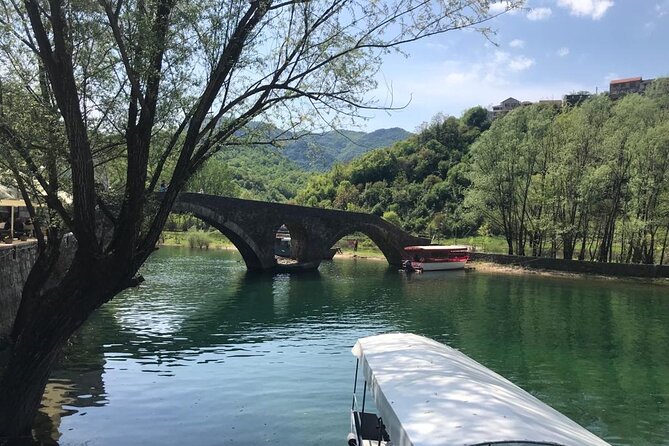 Enjoy Private Transfers by Car or Van from Podgorica Airport to Budva or Becici - Why late and rainy arrivals change the value