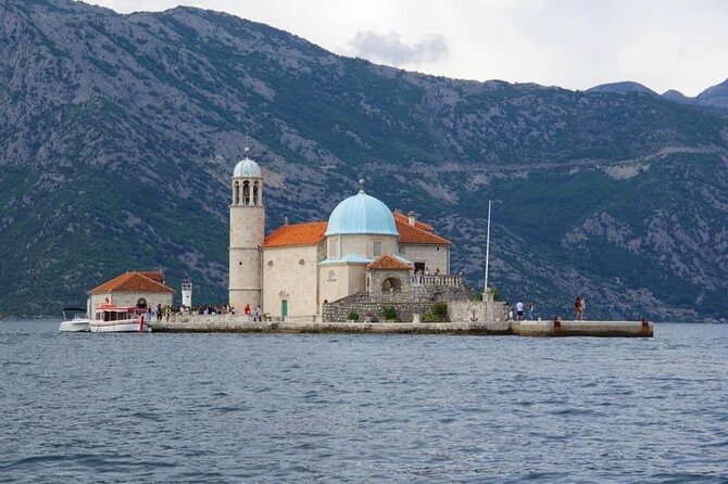 Enjoy Private Transfers by Car or Van from Tivat Airport to Kotor or Budva - Who should choose this transfer