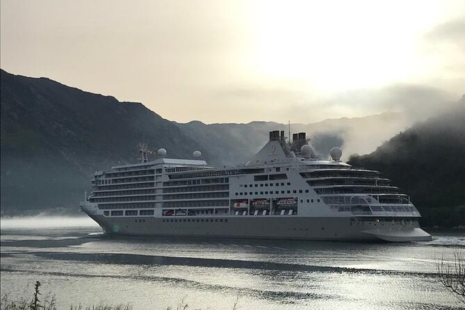 Enjoy Private Transfers by Car or Van from Tivat Airport to Kotor or Budva - The drive to Kotor, with the Bay ahead