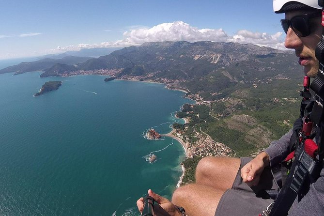 Exclusive Paragliding Montenegro - What happens at Bečići Beach