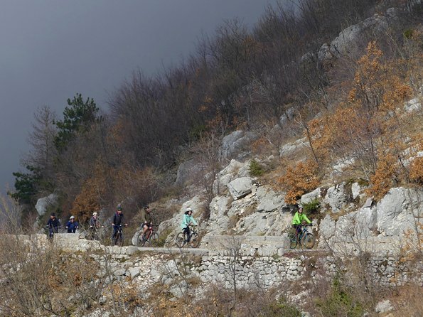 Express Cable Car ascent & 25Turns Epic Bike Descent. - Who will enjoy this ride most
