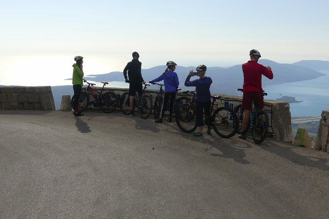 Express Cable Car ascent & 25Turns Epic Bike Descent. - Getting the right bike at Lovcen National Park