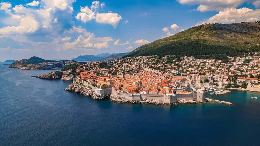 From Budva: Dubrovnik Guided Tour with Free Time - Crossing into Croatia near Dubrovnik