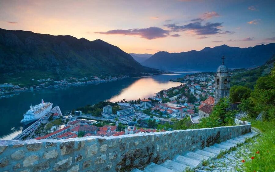 FROM CAVTAT: FULL DAY PERAST , KOTOR AND BUDVA - What the small minivan format really adds