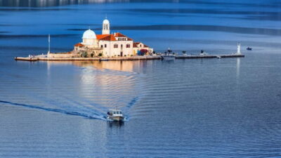 From Dubrovnik: Montenegro Day Trip with Cruise in Kotor Bay