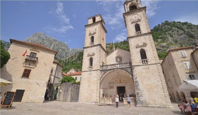 From Dubrovnik: Montenegro Day Trip with Cruise in Kotor Bay - Making the most of 2.5 hours in Kotor