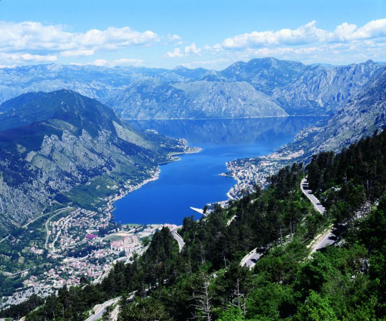 From Dubrovnik: Montenegro Highlights Day Tour - How the guiding shapes the experience