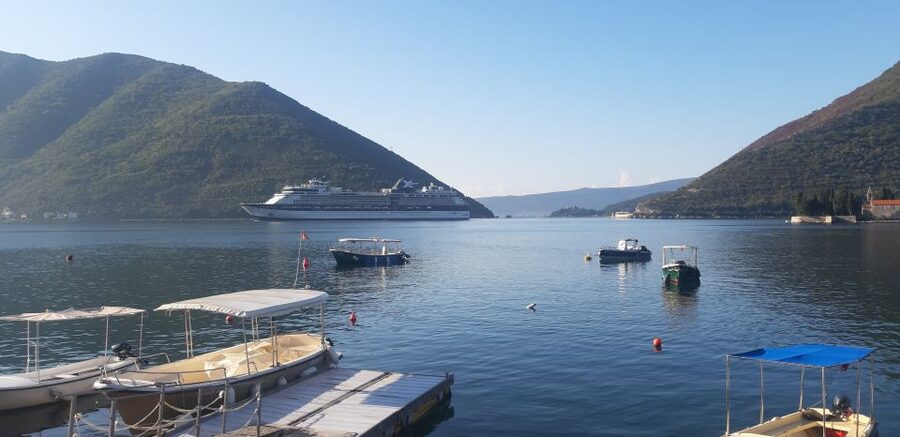 From Dubrovnik: Perast, Kotor & Budva Small-Group Day Trip - Kotor: two hours inside a stone-walled old town