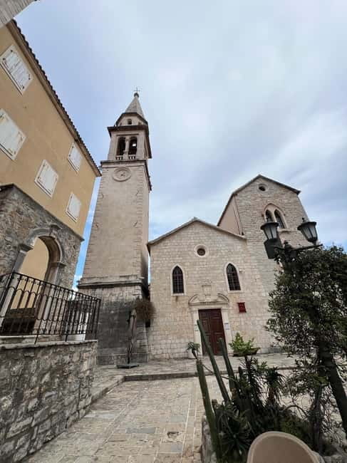 From Tirana to Montenegro: Kotor and Budva, Day tour - What the seven-person group changes