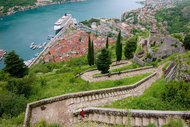 Heritage on a Plate Kotor's Walking & Gastronomic Adventure - Venetian buildings and medieval stories