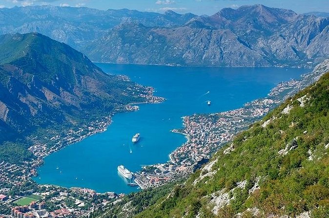 Jeep tour in National park Lovcen - The old serpentine road down to Kotor