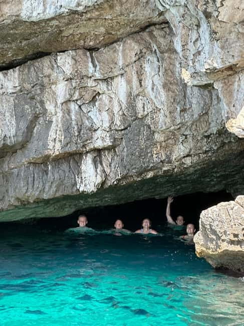 Kotor: Private Blue Cave & Bay of Kotor Boat Tour w/ Drink - Twenty minutes on Our Lady of the Rocks