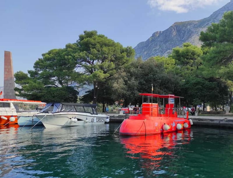 Kotor: Red Semi-Submarine Family Tour With Underwater Cabin - The underwater cabin and its four windows