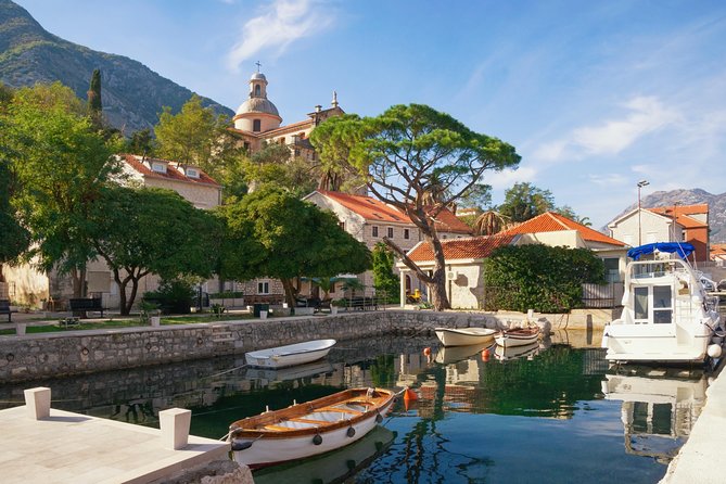 Kotor Red Semi-Submarine Tour: Underwater Cabin Family Adventure - Twenty minutes below the waterline