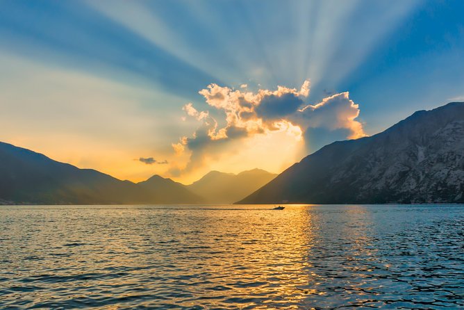 Kotor Red Semi-Submarine Tour: Underwater Cabin Family Adventure - Who will enjoy this most?