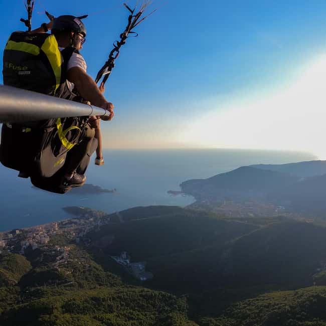 Paragliding in Budva with Certified Pilot (All-Inclusive) - The safety briefing before you run