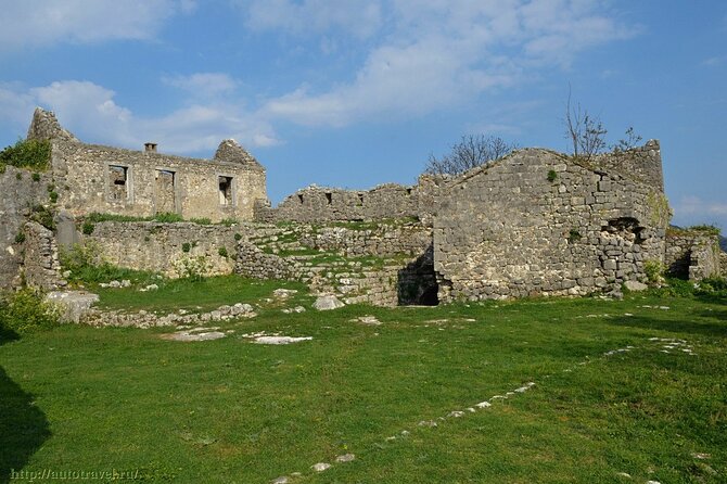 Podgorica Historic, Safari and Winery tour - Skadar lake and River Crnojevica - Žabljak Crnojevića and the first chapter of the route