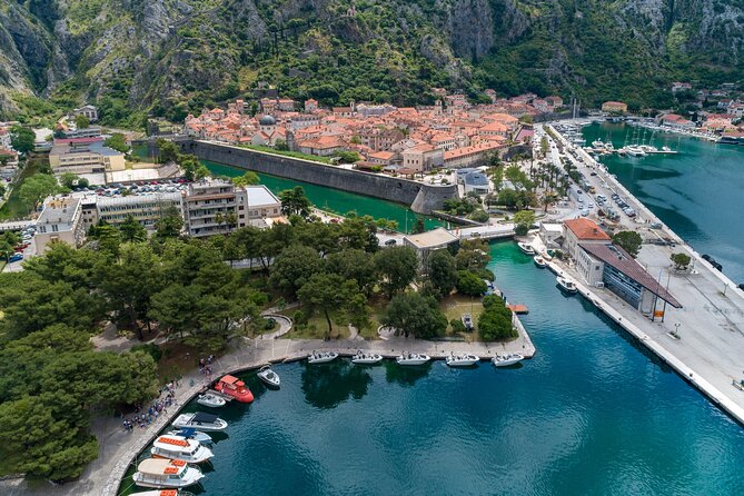 Private Gastro Cruise: Blue Cave & Organic Seaside Lunch - What the private format really means