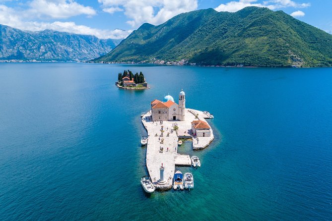 Private Gastro Cruise: Blue Cave & Organic Seaside Lunch - Weather, clothing, and timing tips