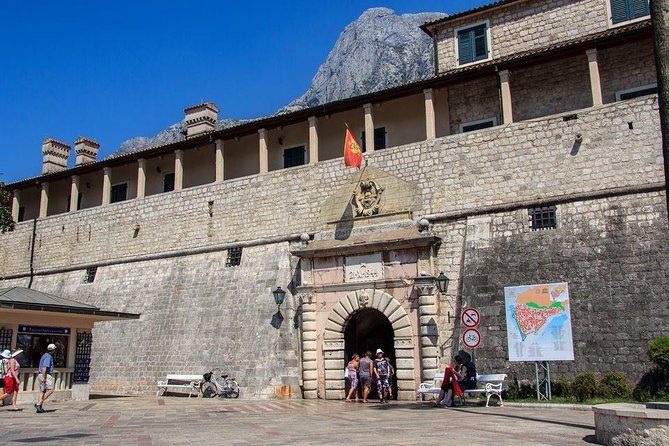 Private Kotor Old Town Walking Tour - Why a short walk helps in Kotor