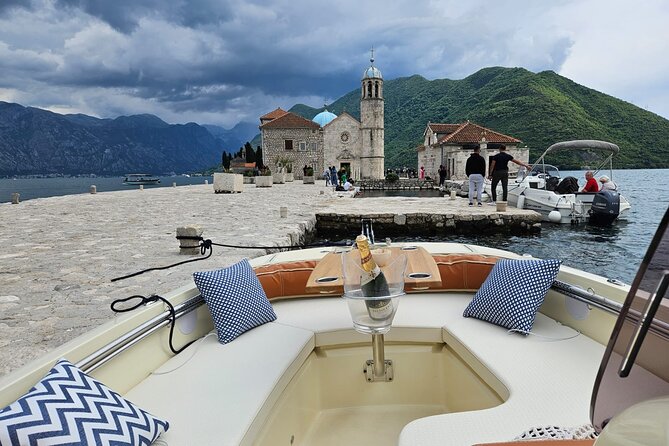 Private Lux 3.5h Speedboat Our Lady of the Rock and Blue Cave - What the crew adds