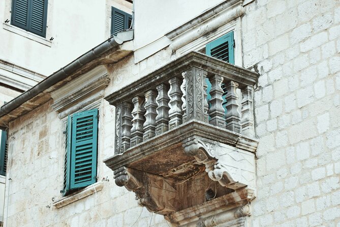 Self Guided Stroll Through Old Town of Kotor - Palaces, noble families, and the old town’s polished façades