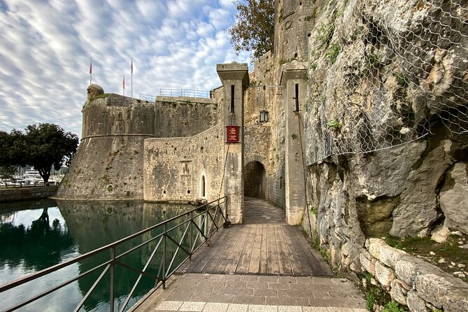Self Guided Stroll Through Old Town of Kotor - Piazza of the Arms and Kotor’s Venetian character