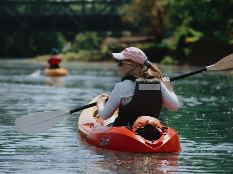 Skadar Lake: 4-Hour Guided tours on Kayak - The rocky-island break at Mala Čakovica