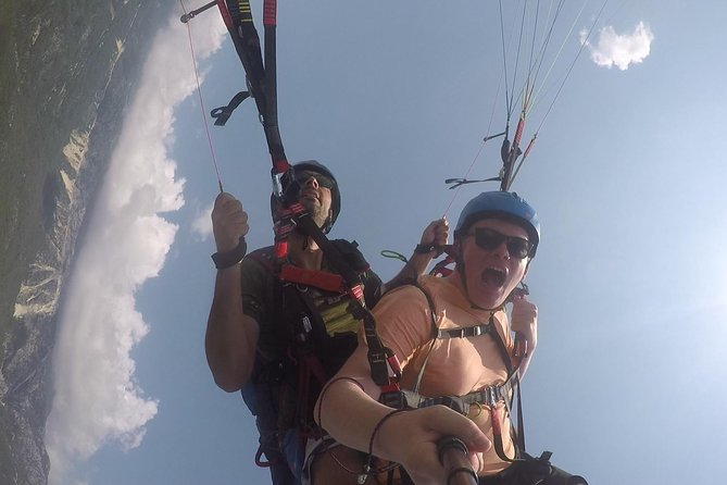 Tandem paragliding in Budva /All-inclusive - What private really means here