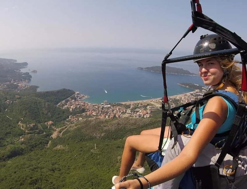 Tandem Paragliding in Budva with Expert Pilots/All-inclusive - A calm glide, with acrobatics if you want them
