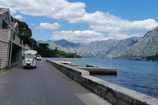Tuk Tuk Montenegro: Magnificent Boka Bay - The high view above Kotor from Kavac
